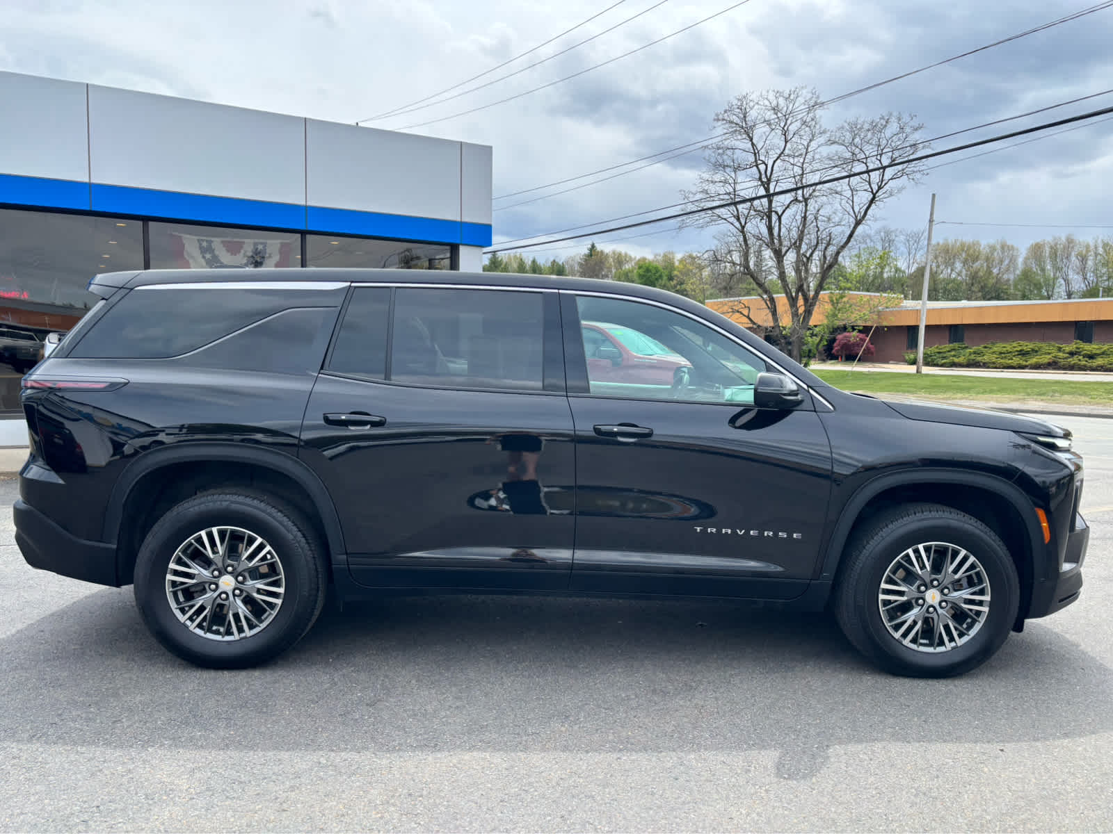 2024 Chevrolet Traverse LS