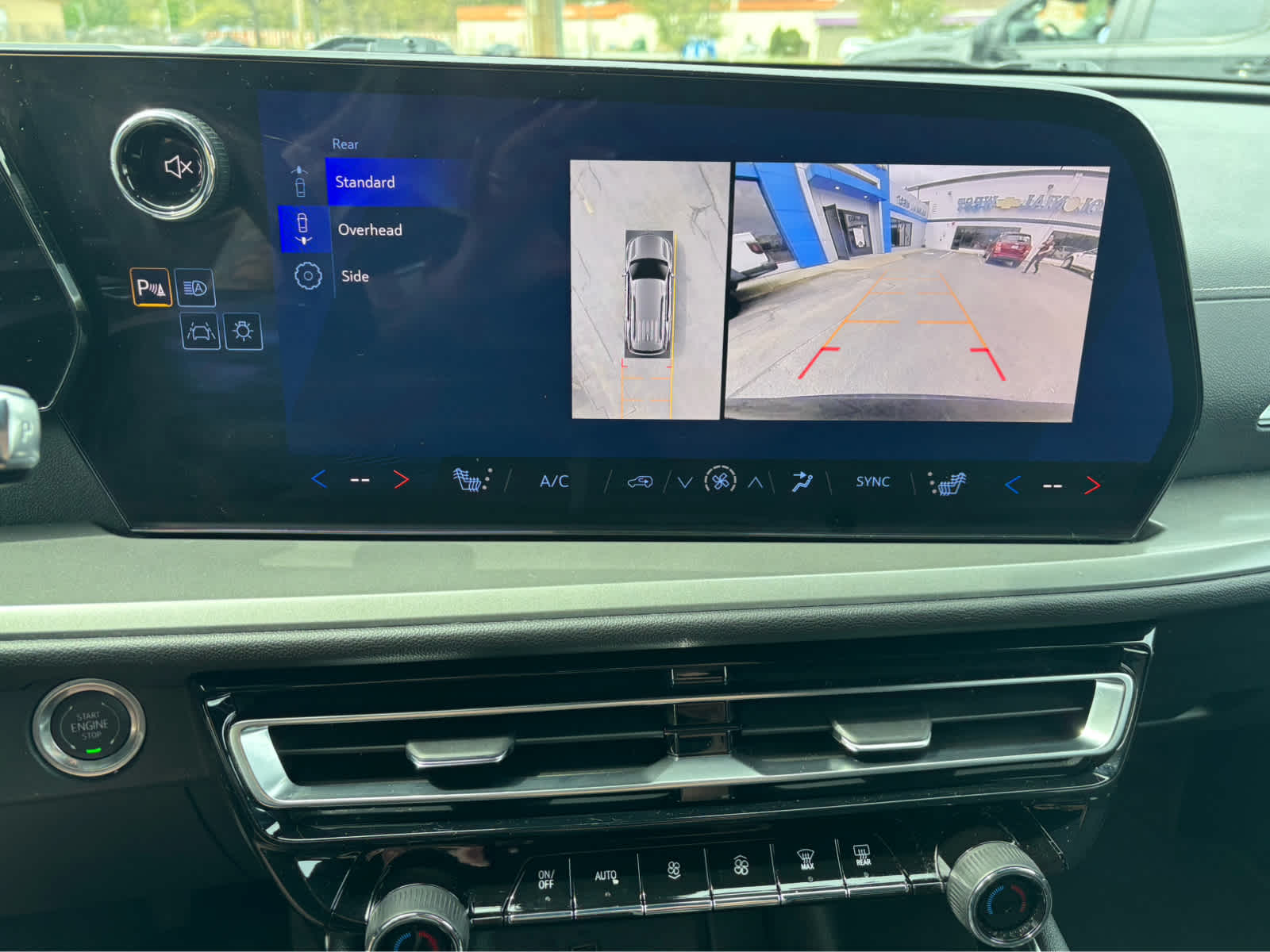 2024 Chevrolet Traverse LS