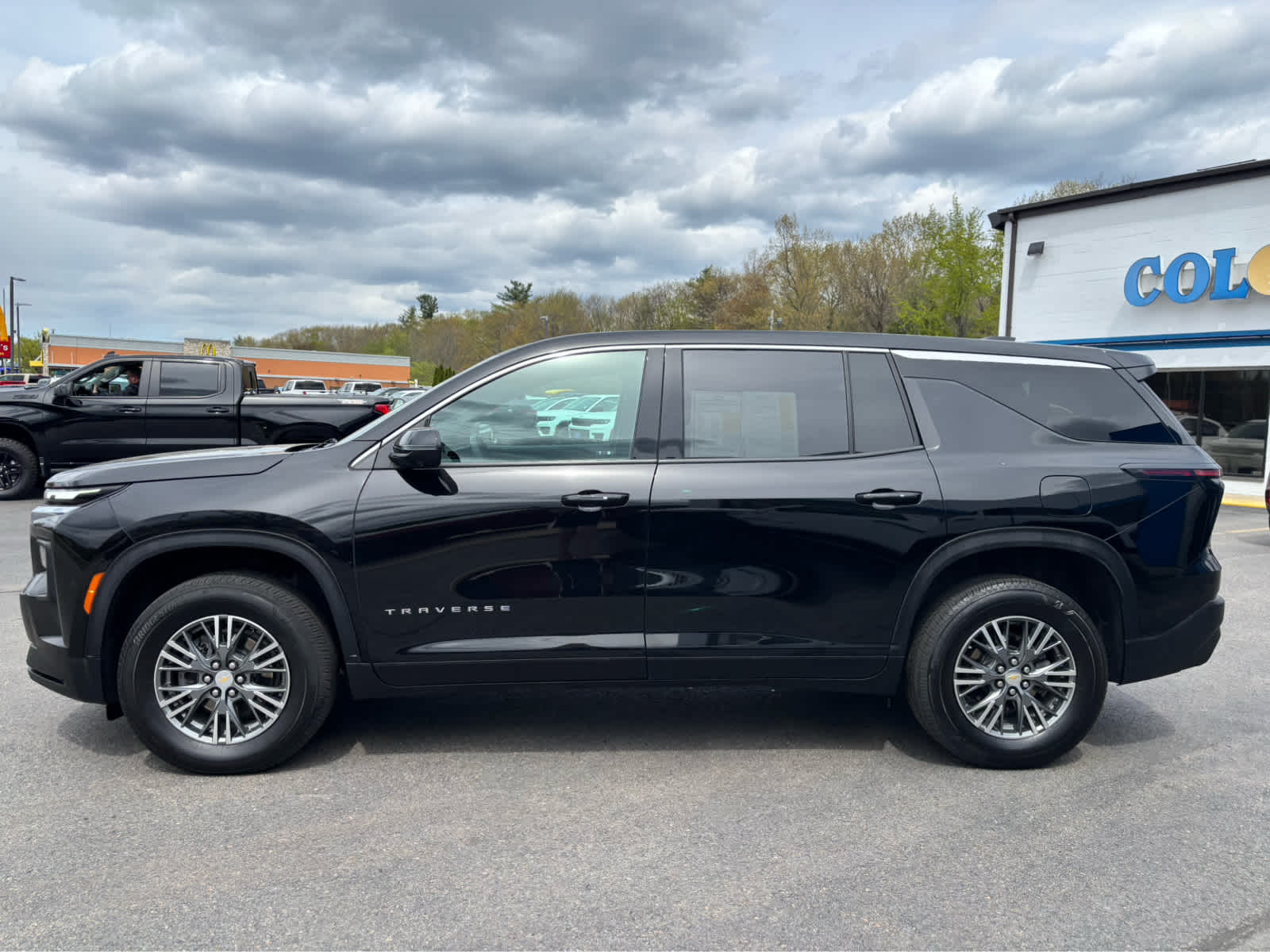 2024 Chevrolet Traverse LS