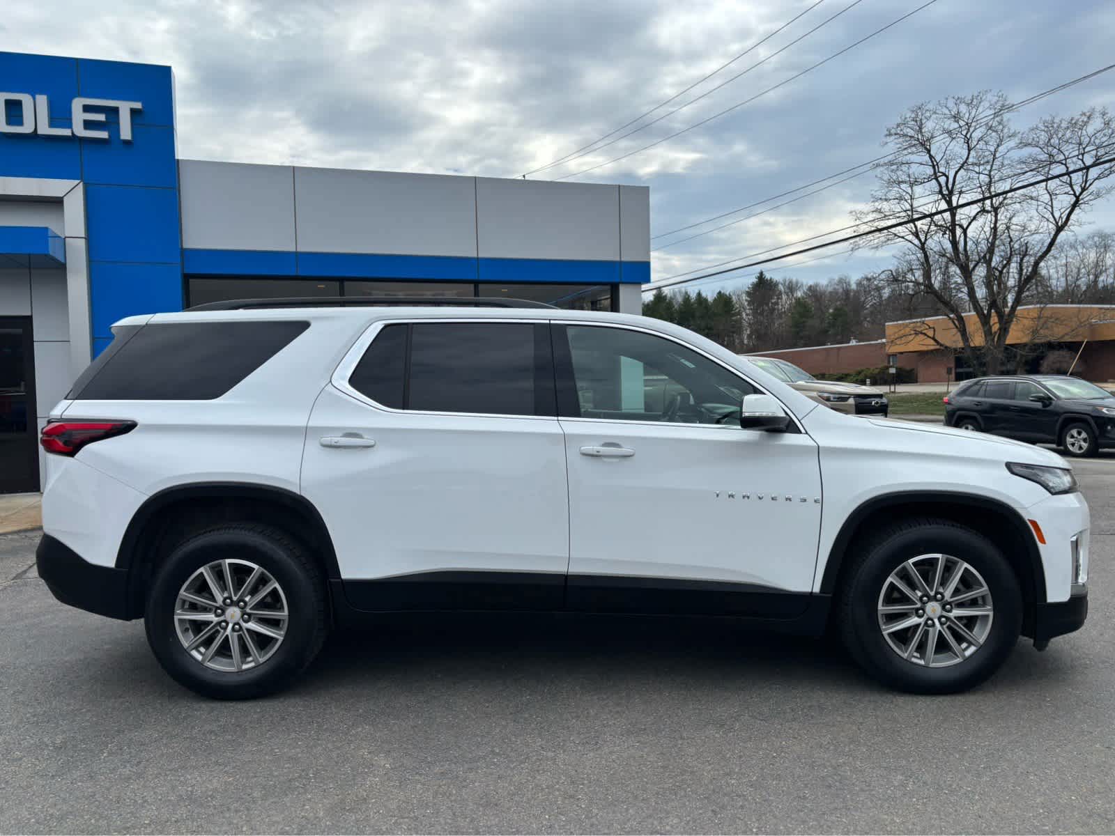 2023 Chevrolet Traverse Base