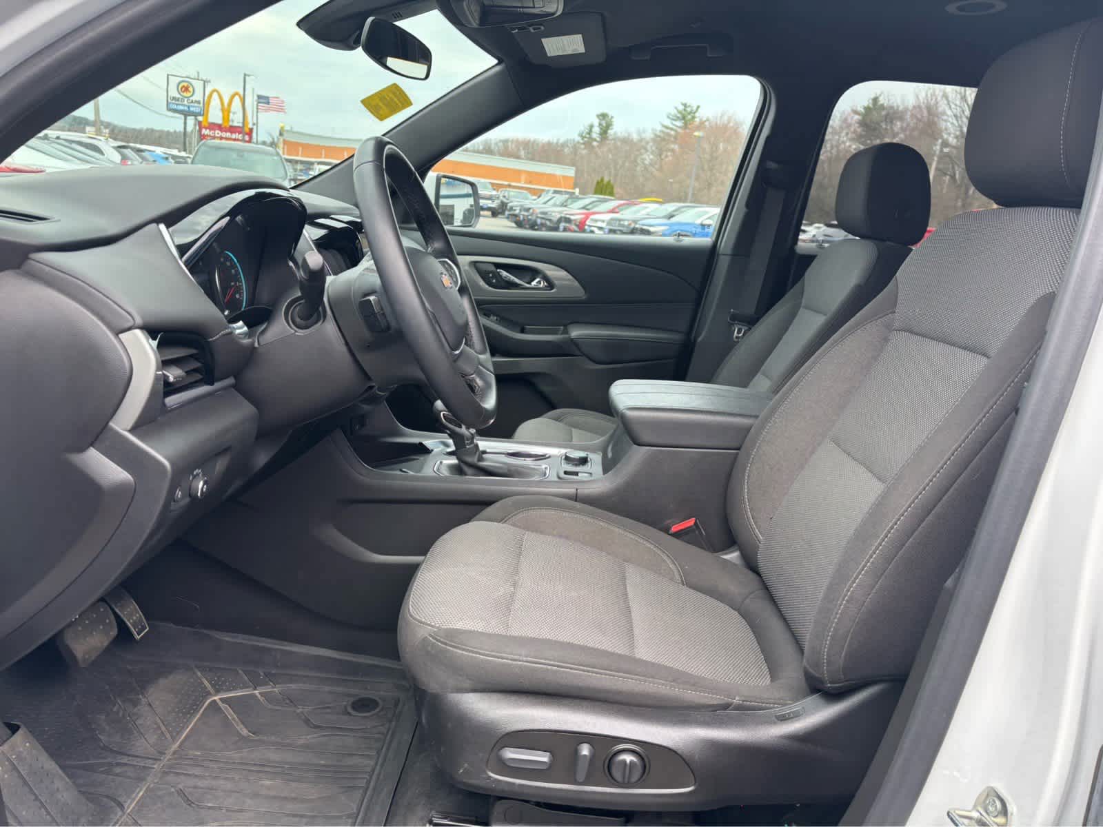 2023 Chevrolet Traverse Base