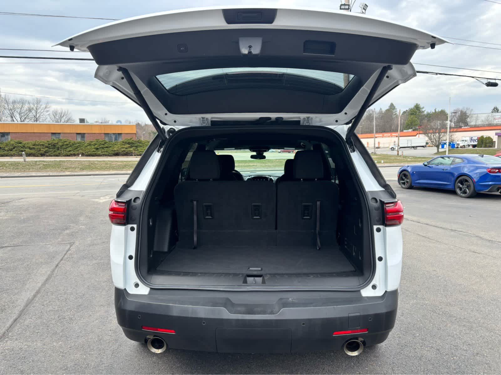 2023 Chevrolet Traverse Base