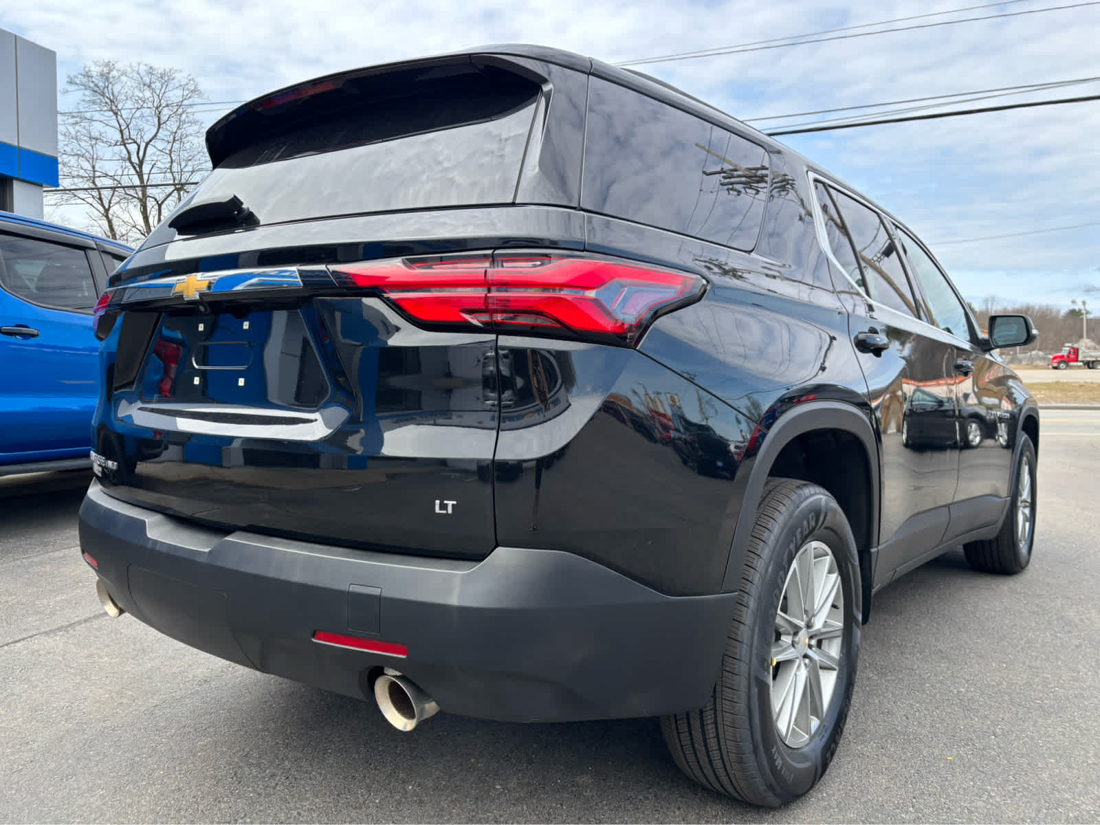 2023 Chevrolet Traverse Base