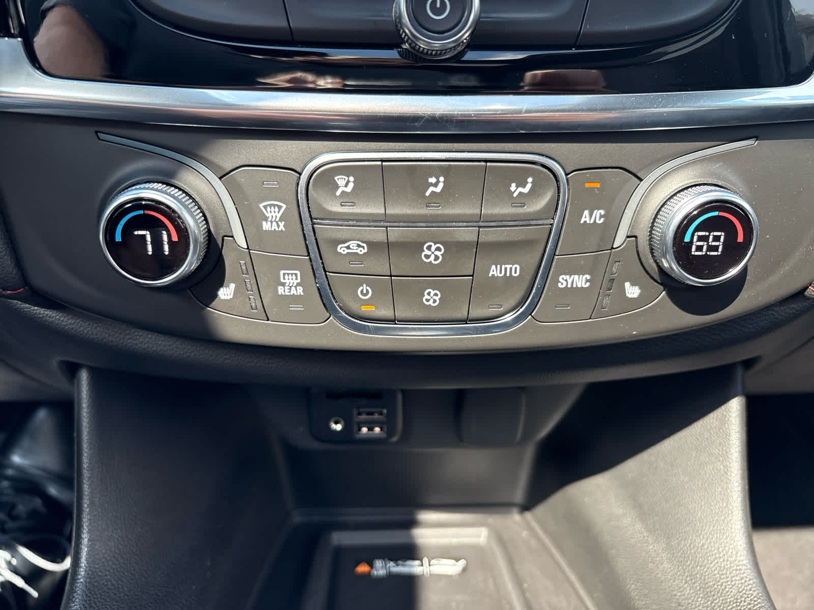 2023 Chevrolet Traverse RS