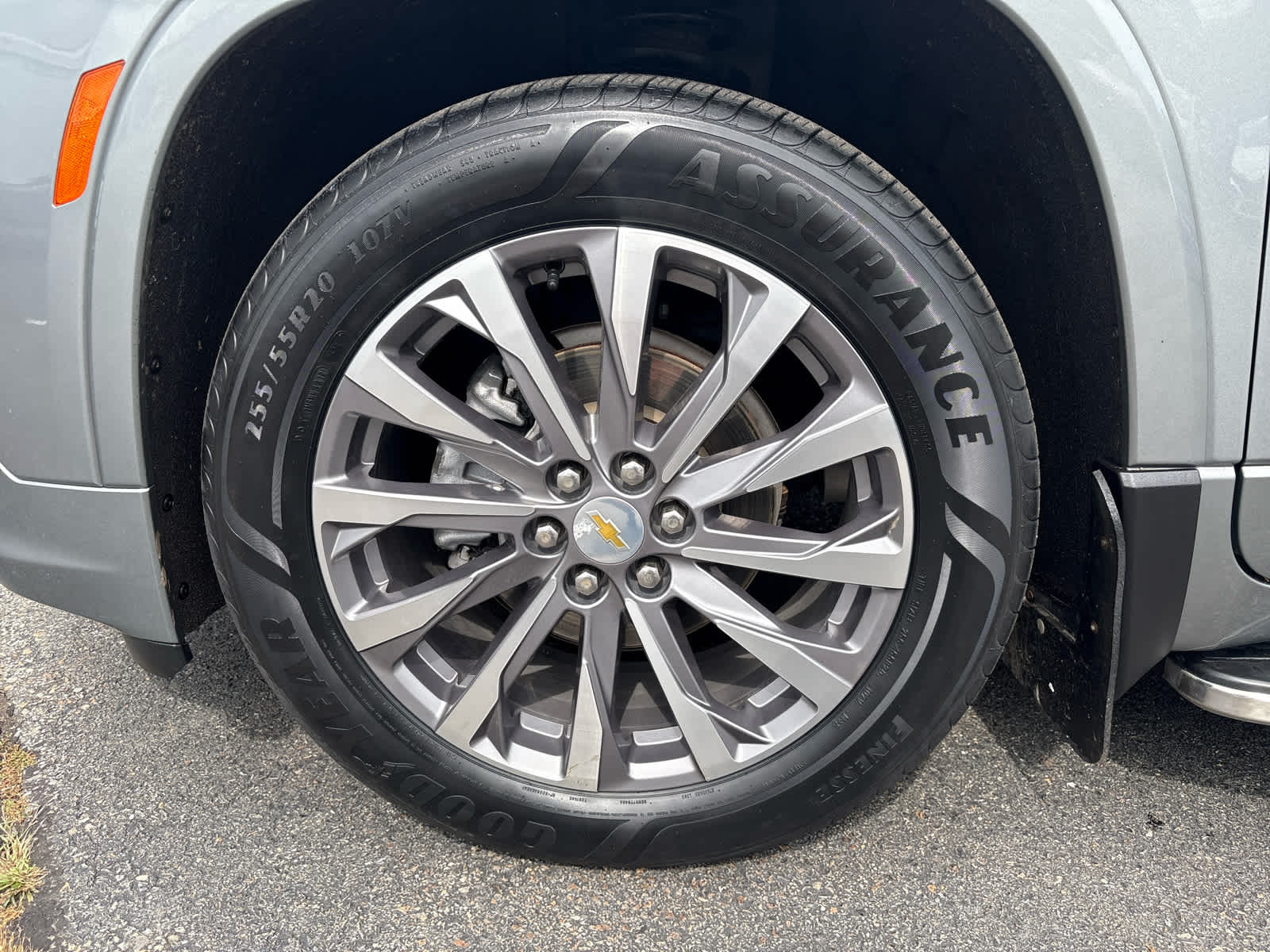 2023 Chevrolet Traverse Base