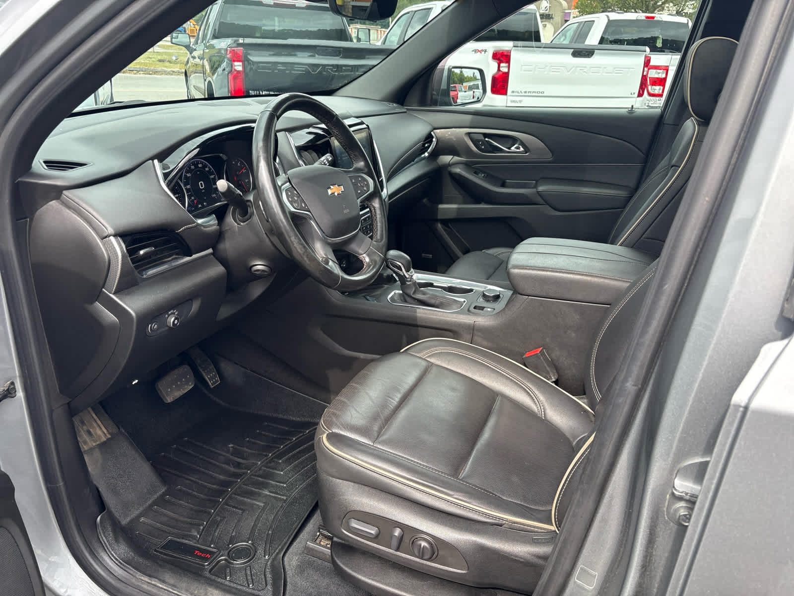 2023 Chevrolet Traverse Base