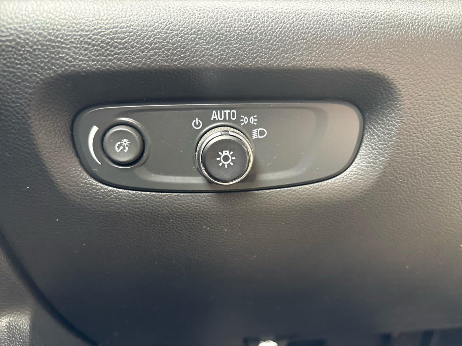 2023 Chevrolet Traverse Base
