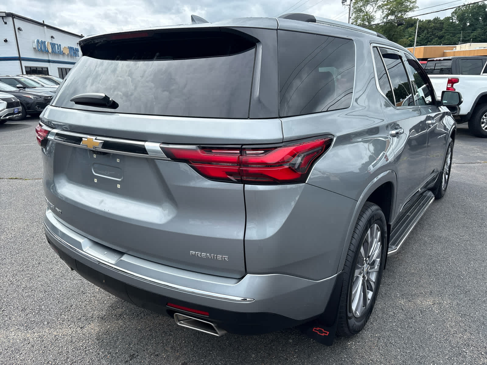 2023 Chevrolet Traverse Base