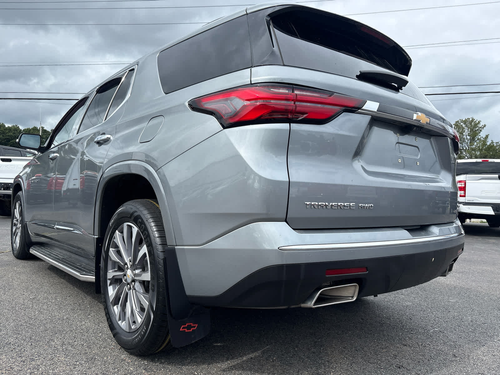 2023 Chevrolet Traverse Base