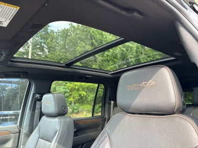 2022 Chevrolet Suburban High Country