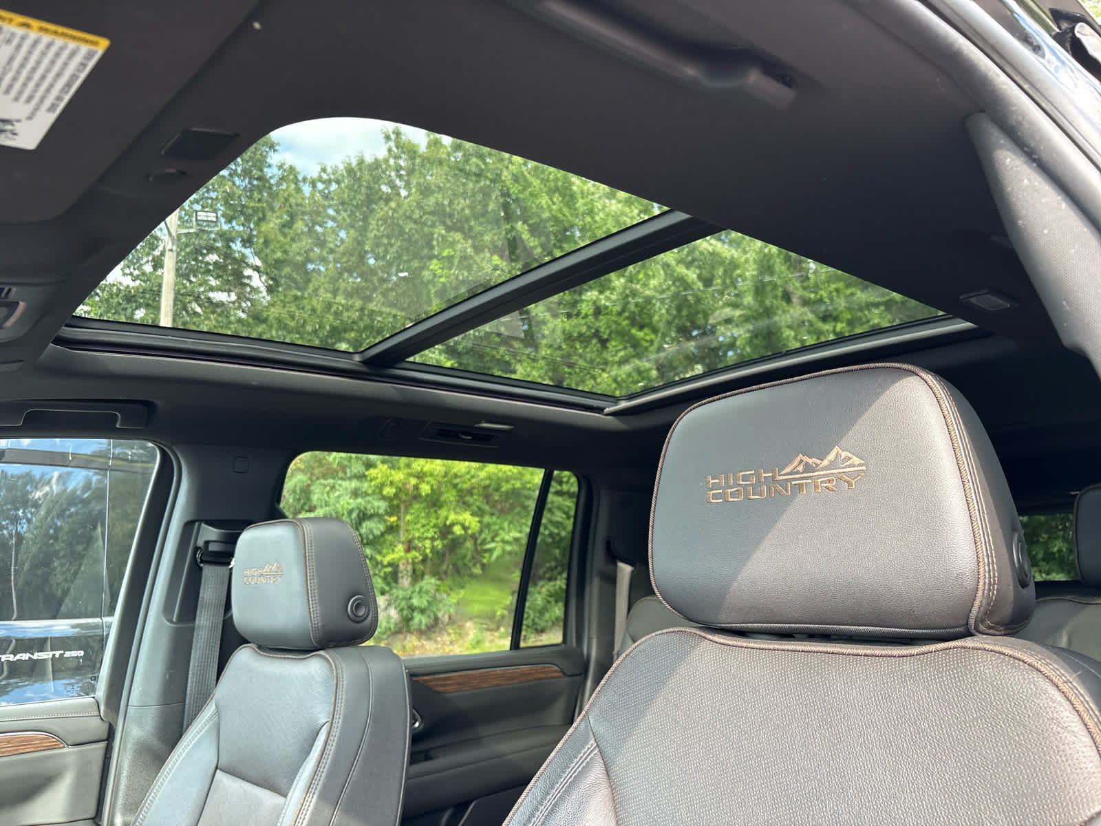 2022 Chevrolet Suburban High Country