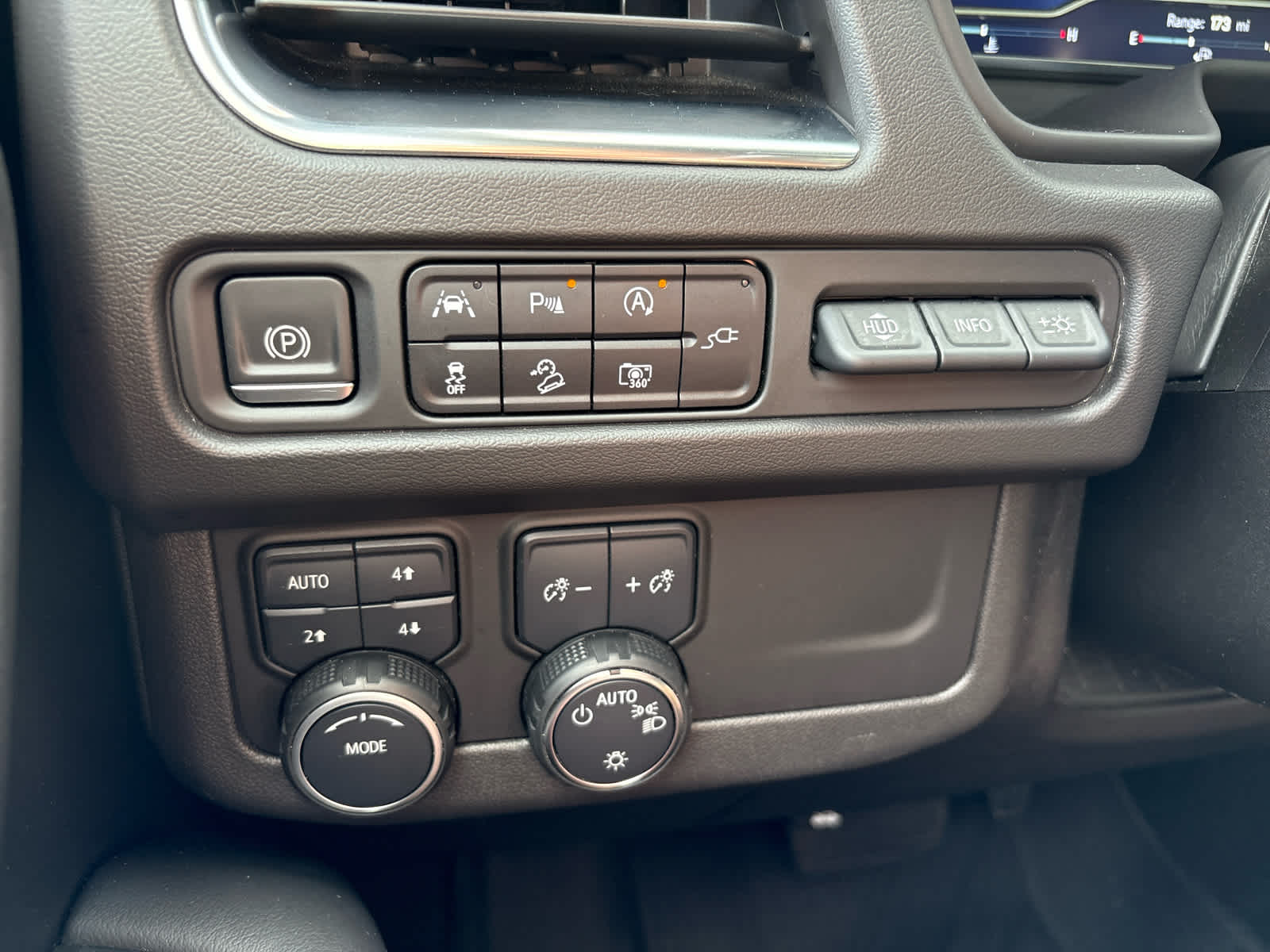 2022 Chevrolet Suburban High Country