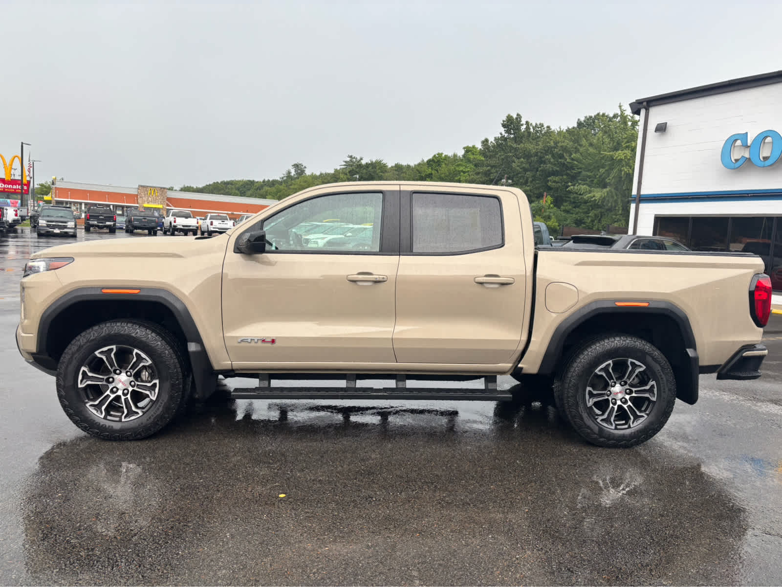 2024 GMC Canyon Base