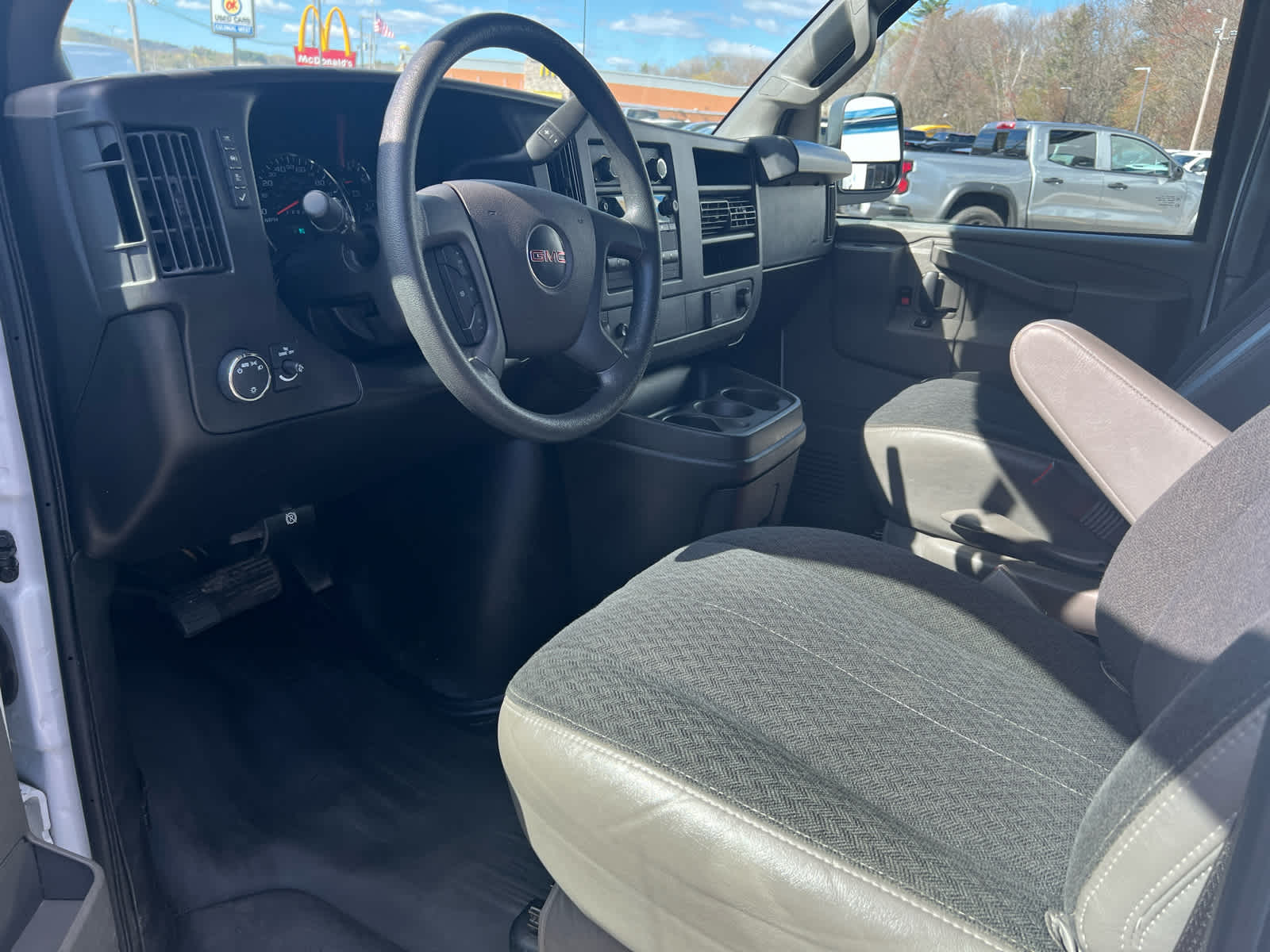 2024 GMC Savana Cargo 2500 Base