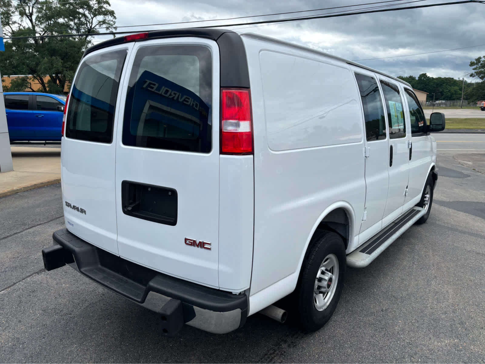 2025 GMC Savana Cargo Base