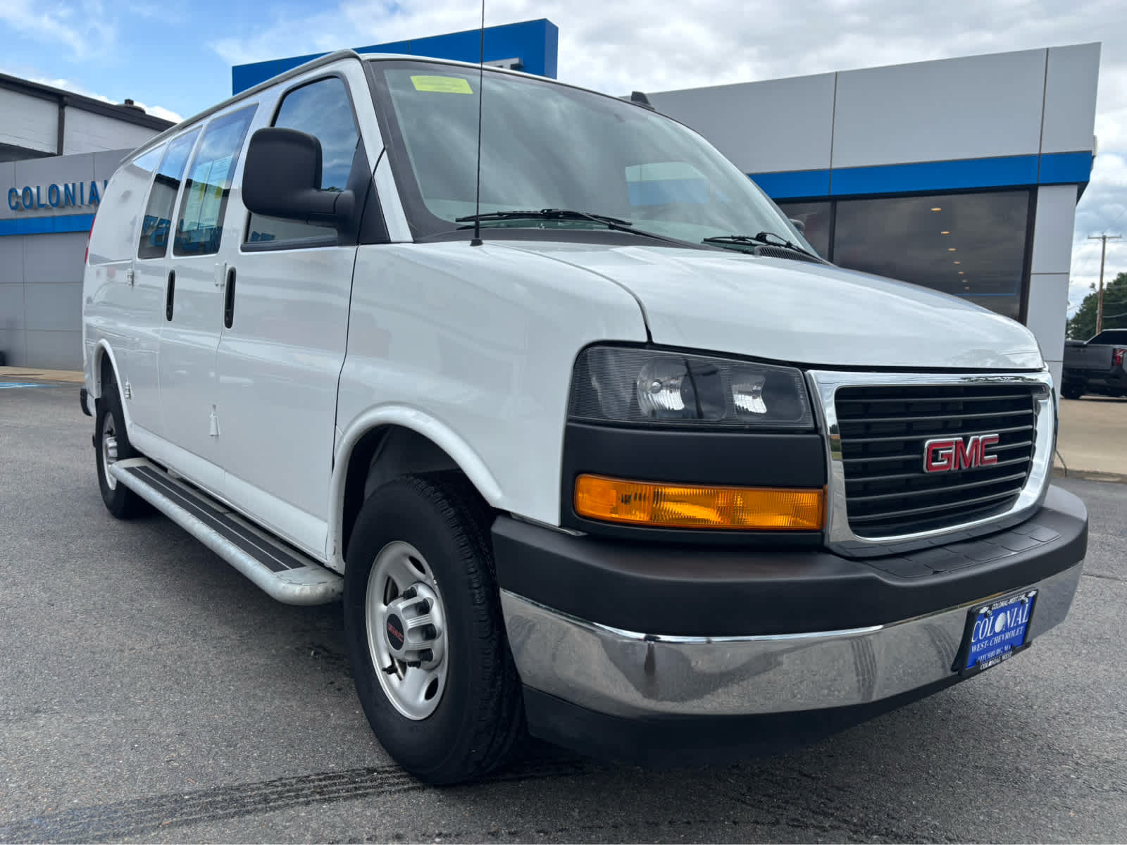 2025 GMC Savana Cargo Base