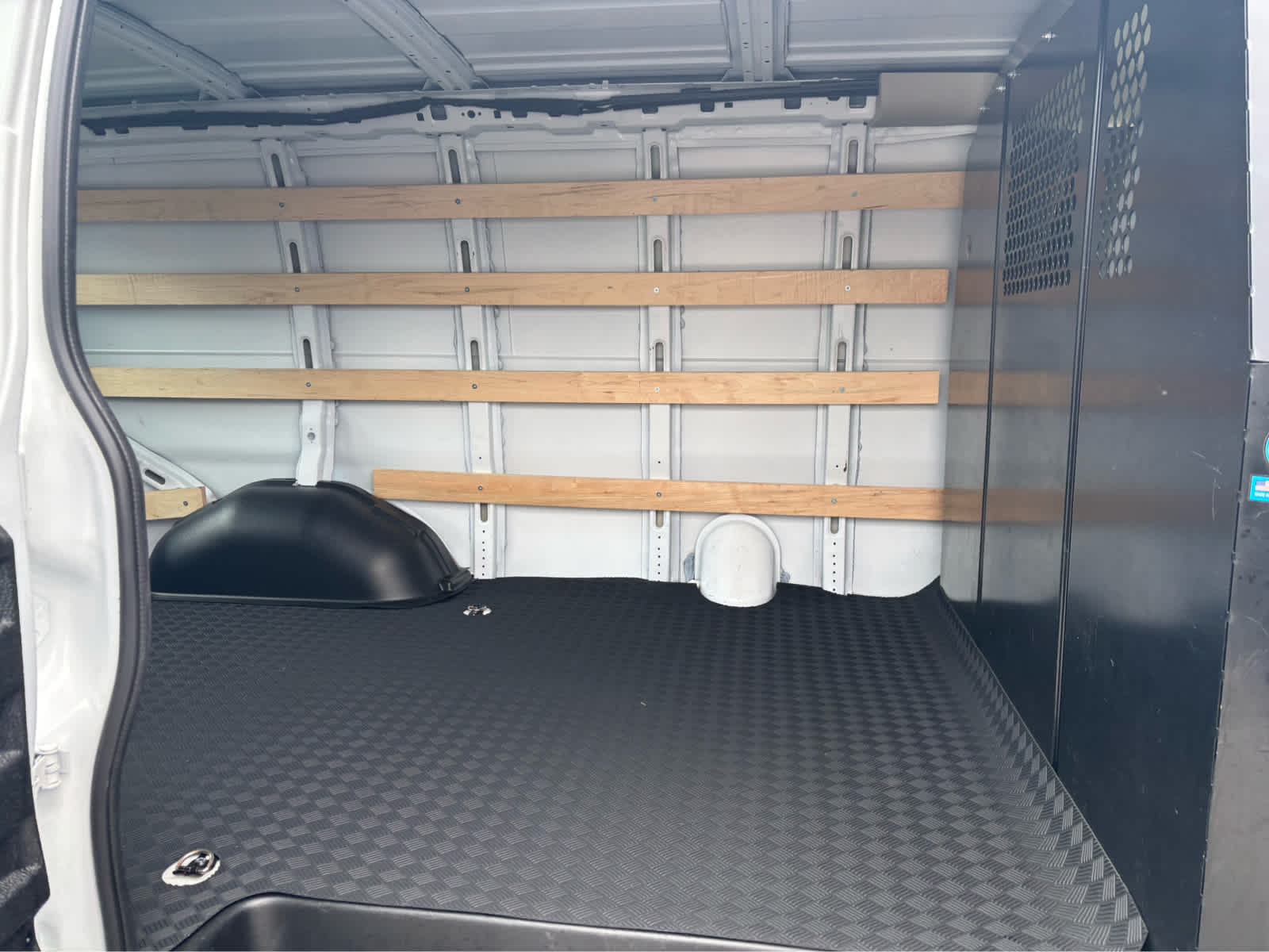 2025 GMC Savana Cargo Base
