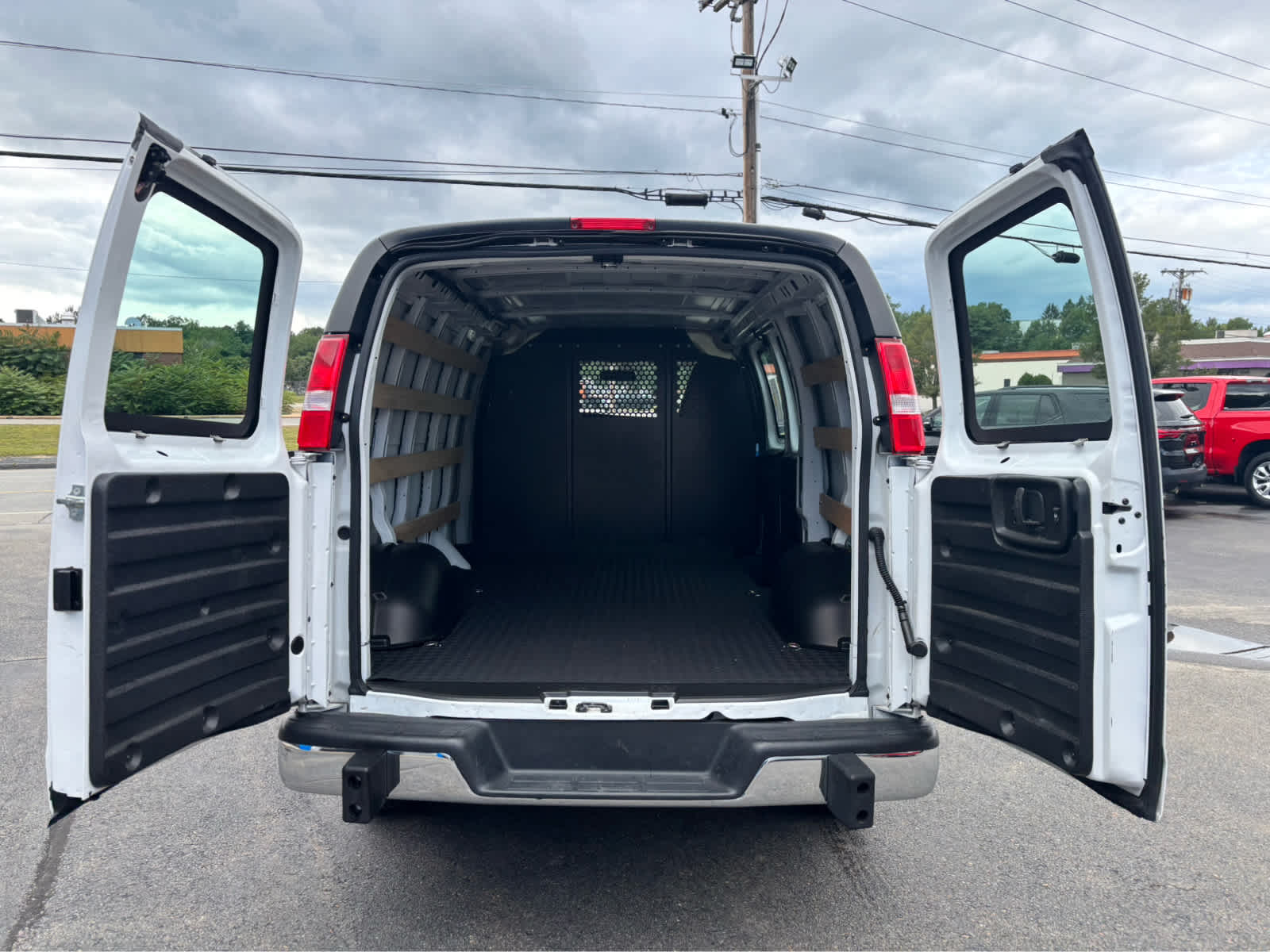 2025 GMC Savana Cargo Base