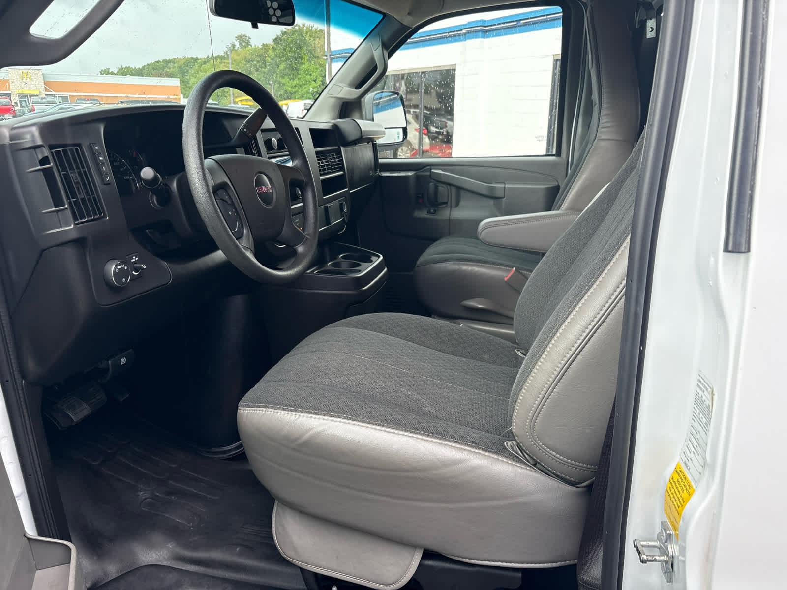 2025 GMC Savana Cargo Base
