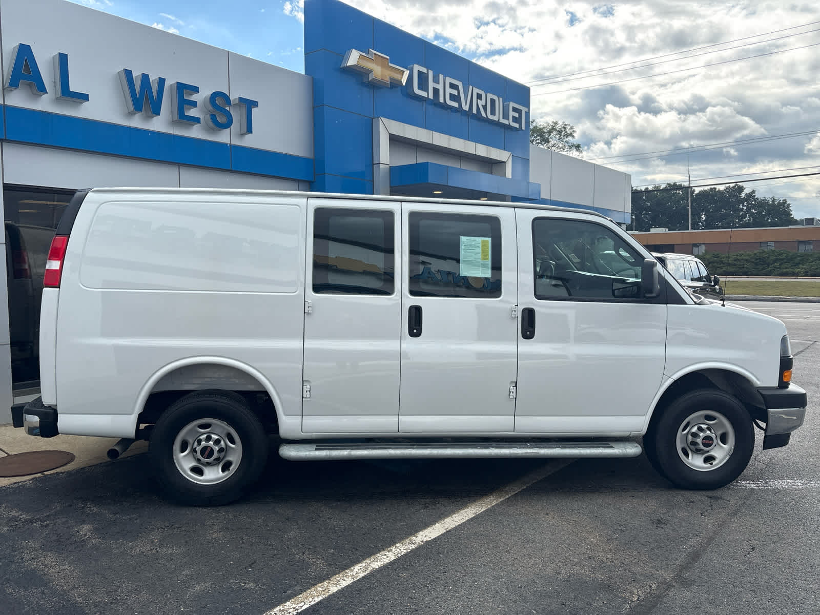 2025 GMC Savana Cargo Base