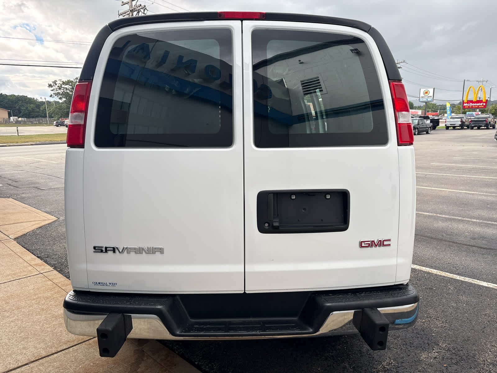 2025 GMC Savana Cargo Base