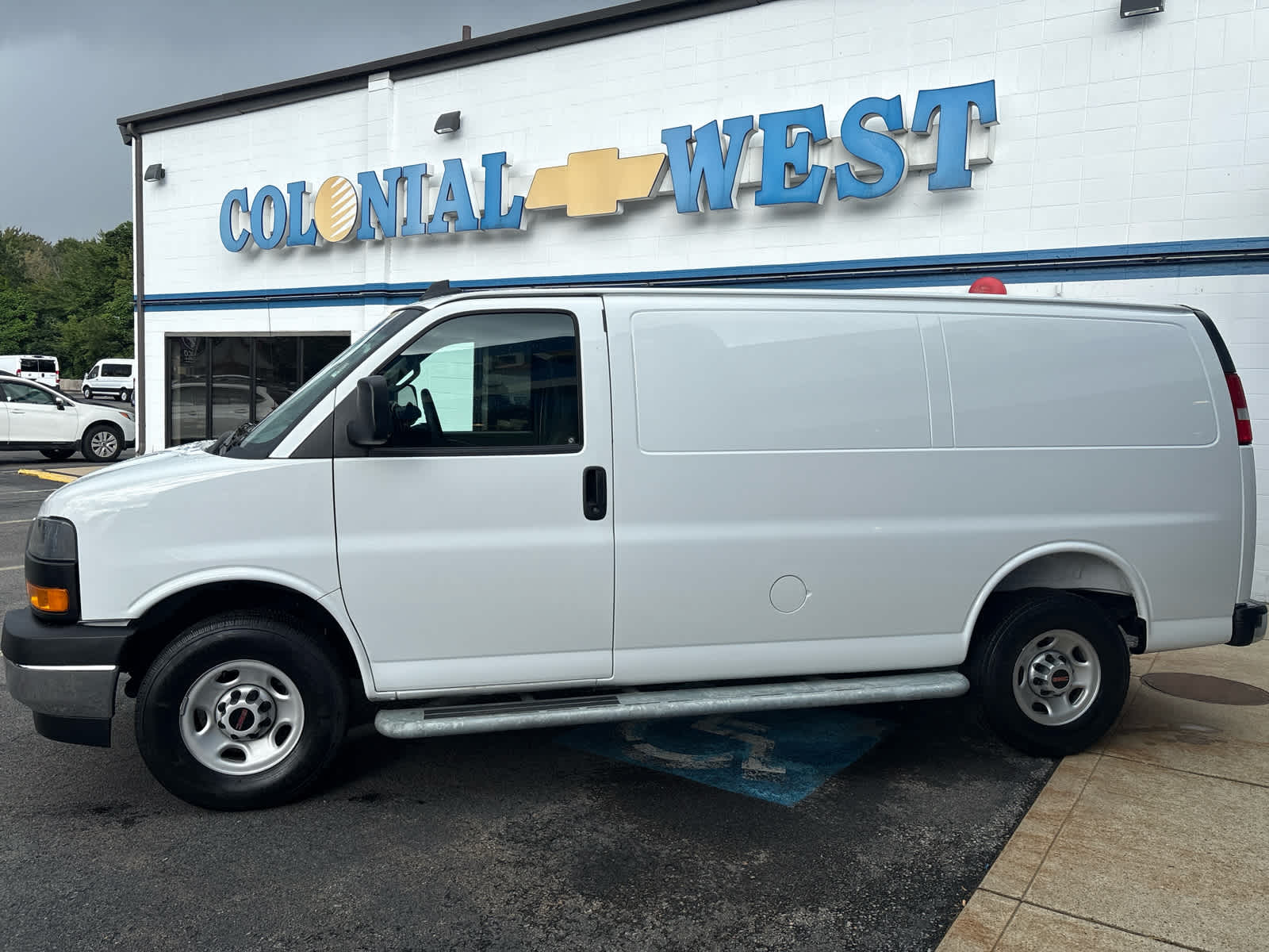 2025 GMC Savana Cargo Base