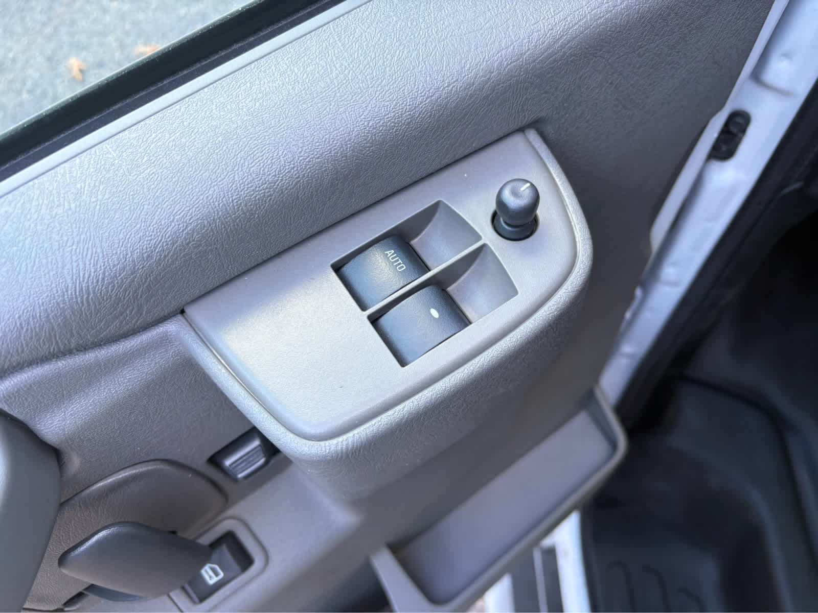 2025 GMC Savana Cargo Base
