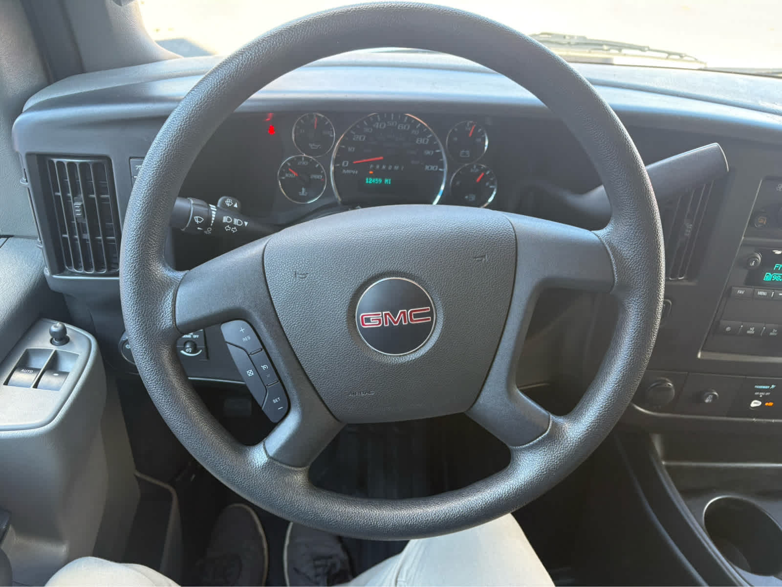 2025 GMC Savana Cargo Base