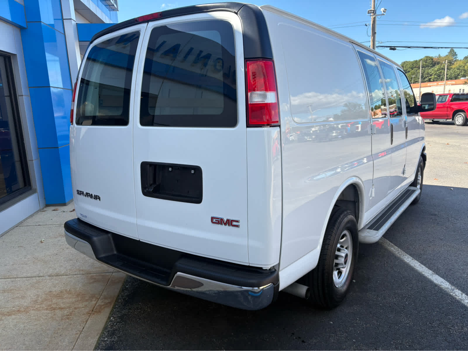 2025 GMC Savana Cargo Base