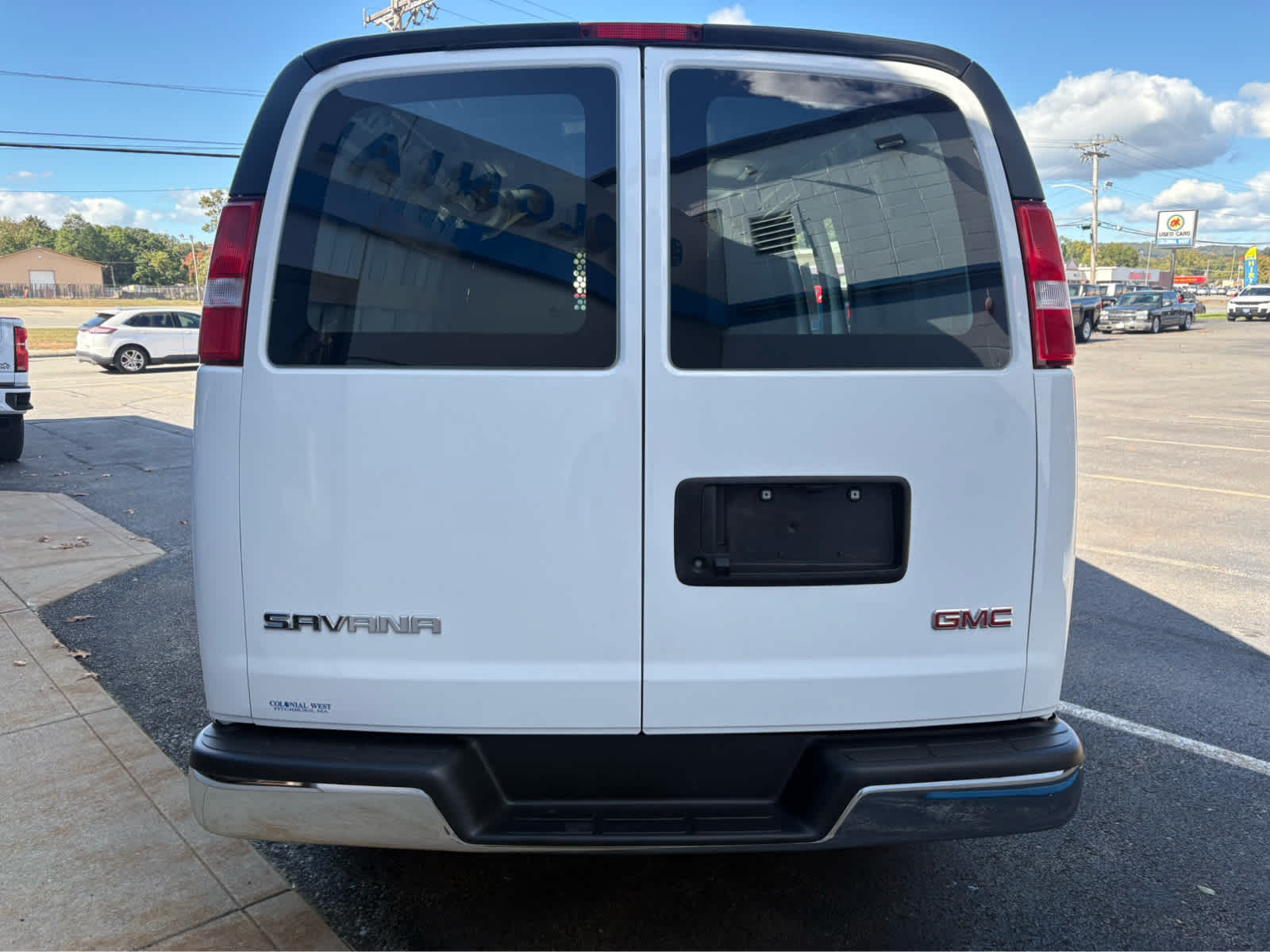 2025 GMC Savana Cargo Base