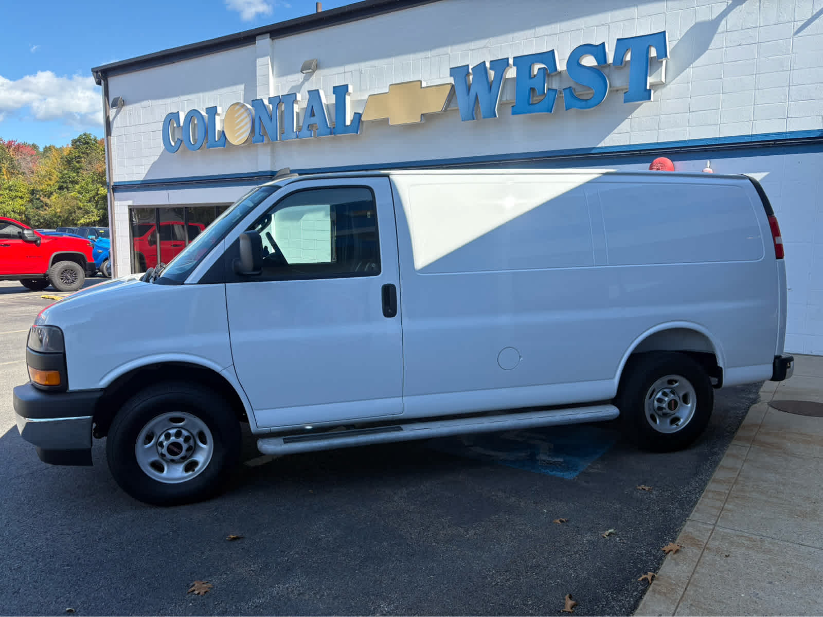2025 GMC Savana Cargo Base