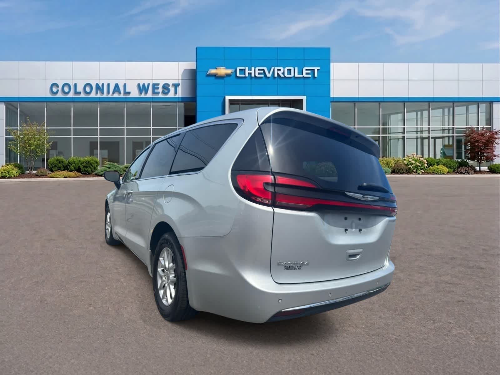 2024 Chrysler Pacifica Touring L
