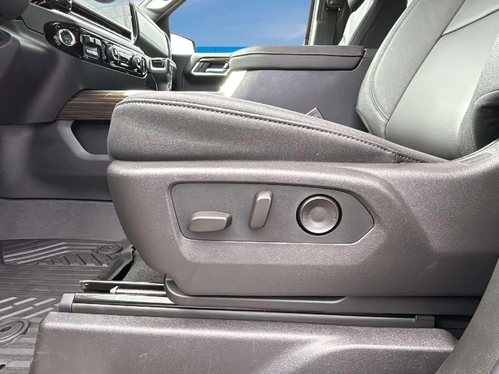 2026 Chevrolet Silverado 1500 LT - Photo 23