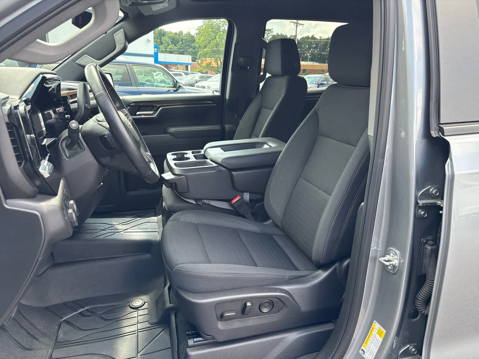 2025 Chevrolet Silverado 1500 LT (2FL)