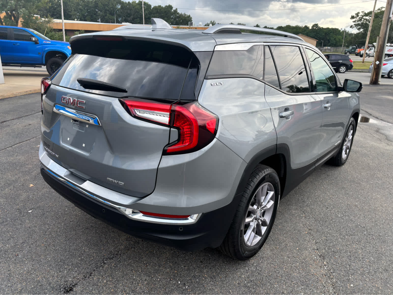 2024 GMC Terrain SLT
