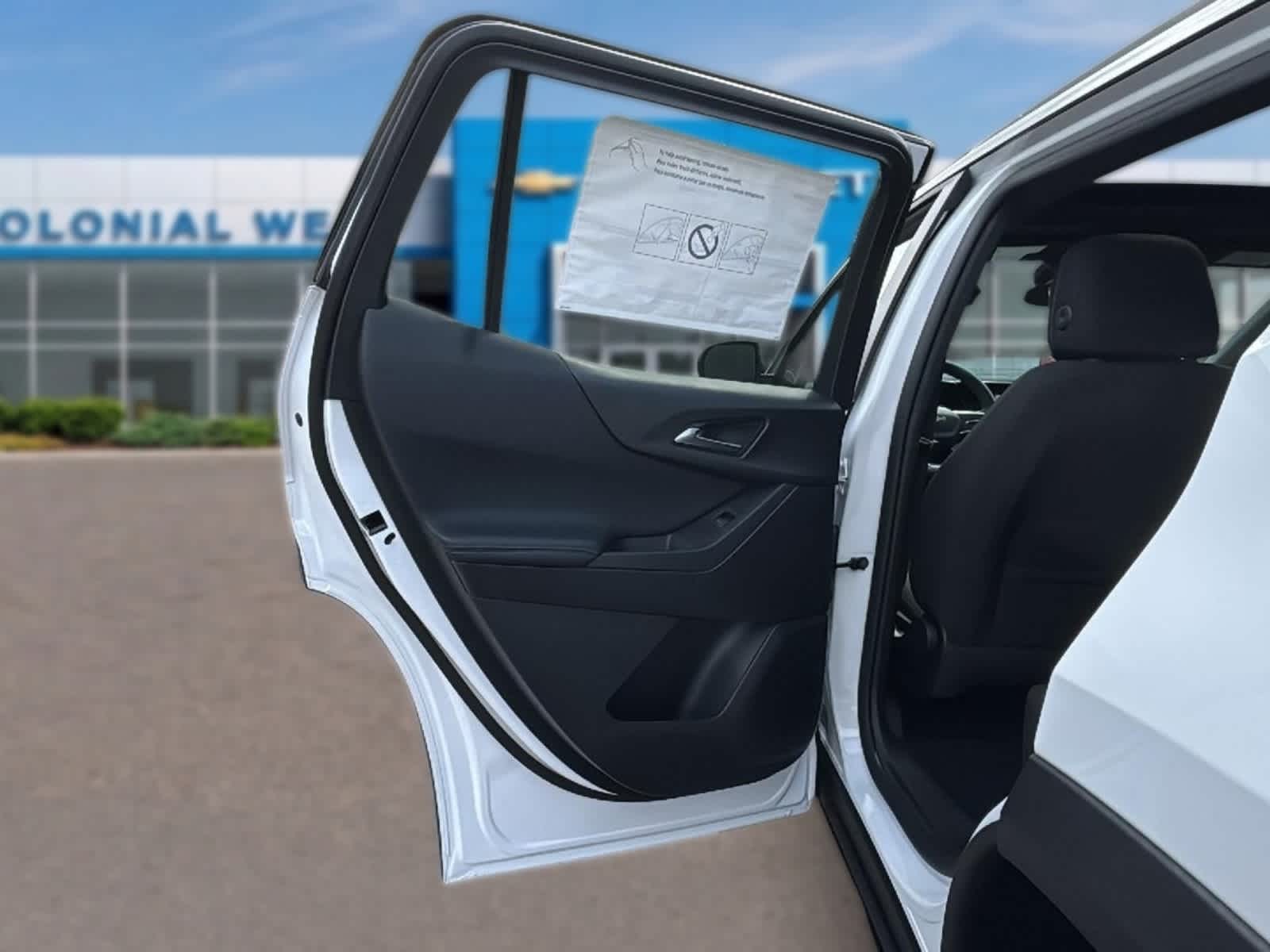 2027 Chevrolet Equinox LT - Photo 29
