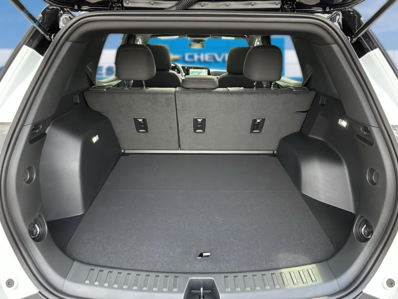 2027 Chevrolet Equinox LT - Photo 31