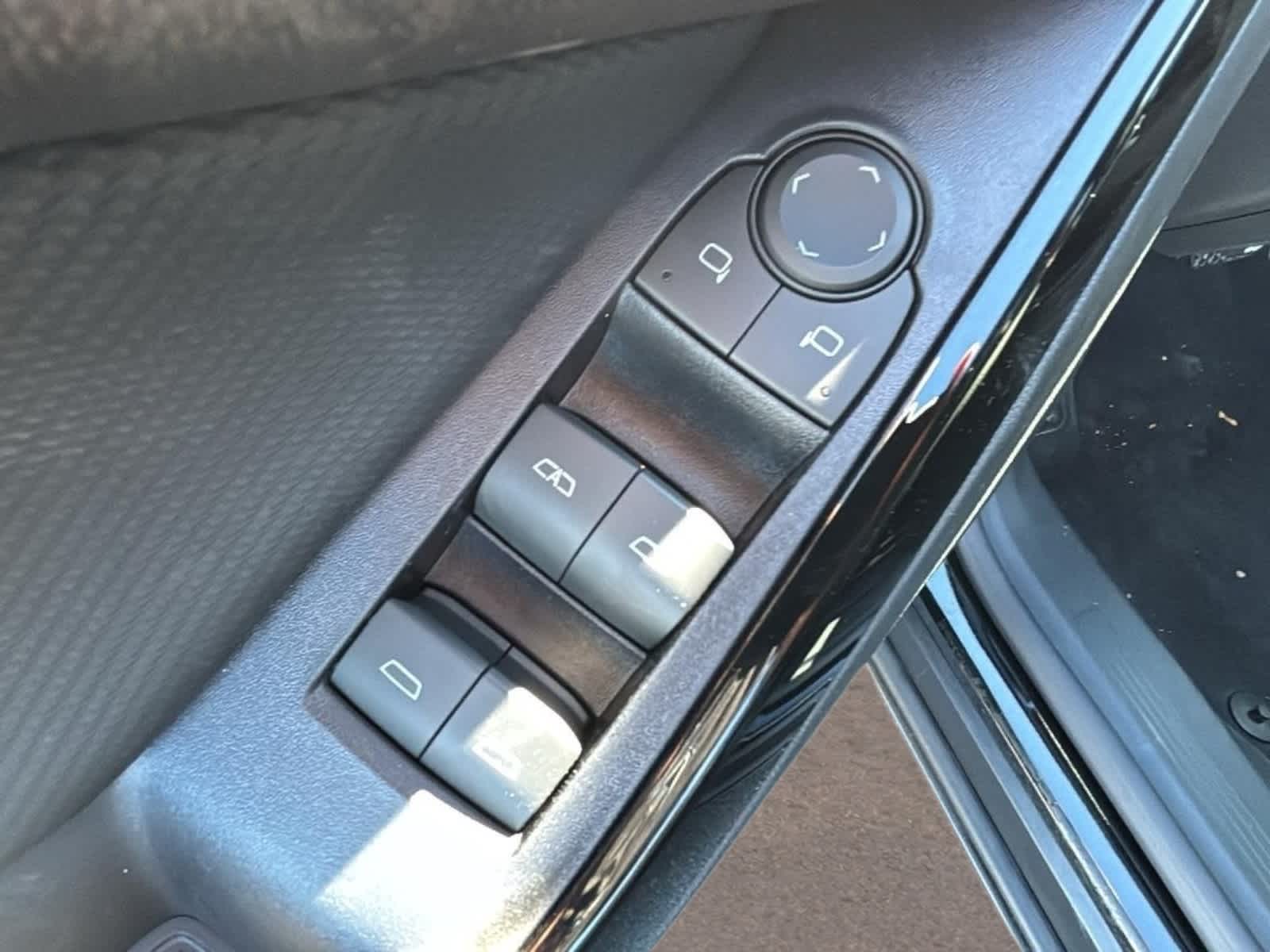 2027 Chevrolet Equinox LT - Photo 23