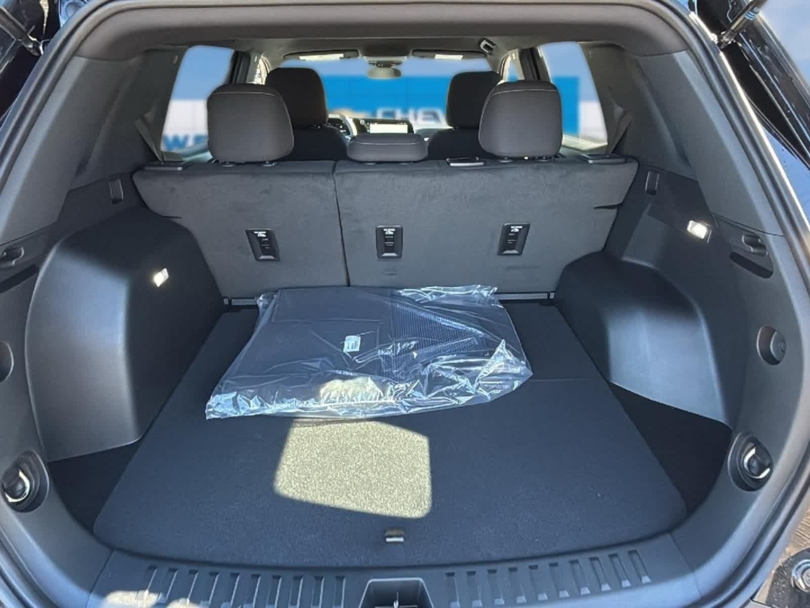 2027 Chevrolet Equinox LT - Photo 31