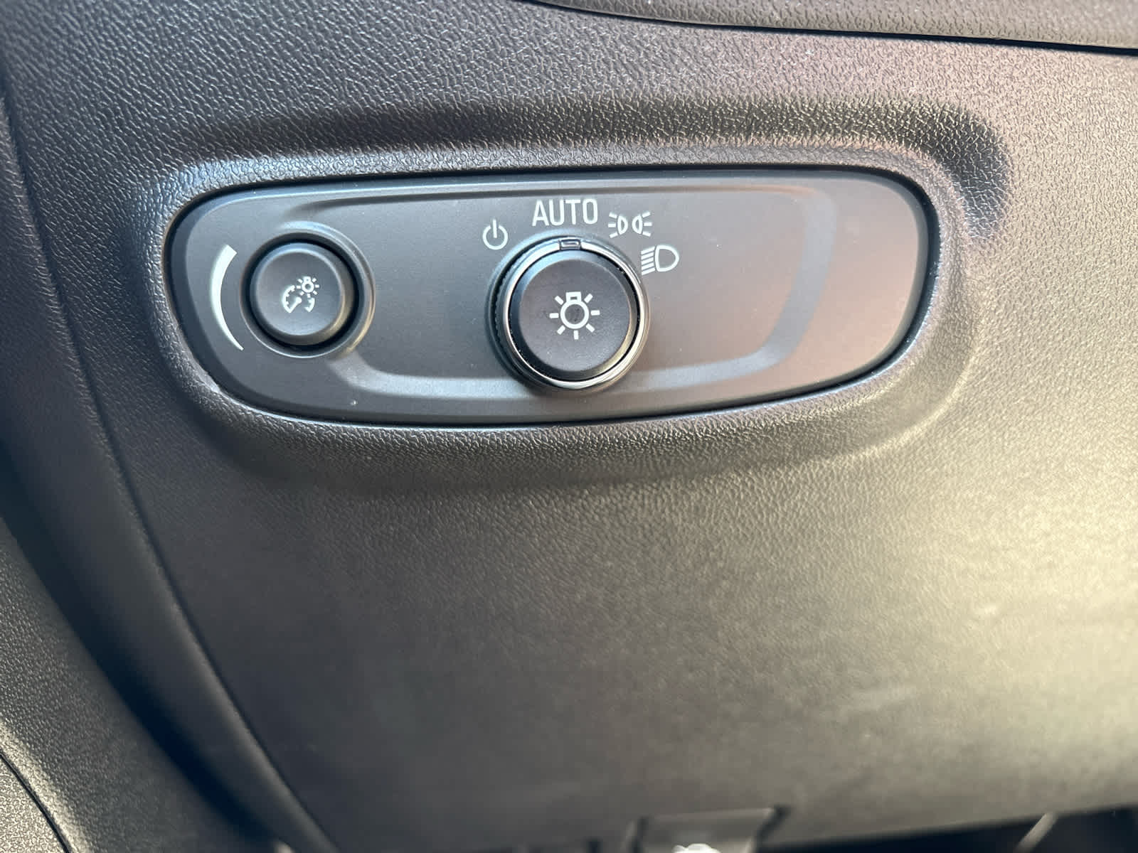 2023 Chevrolet Equinox Base
