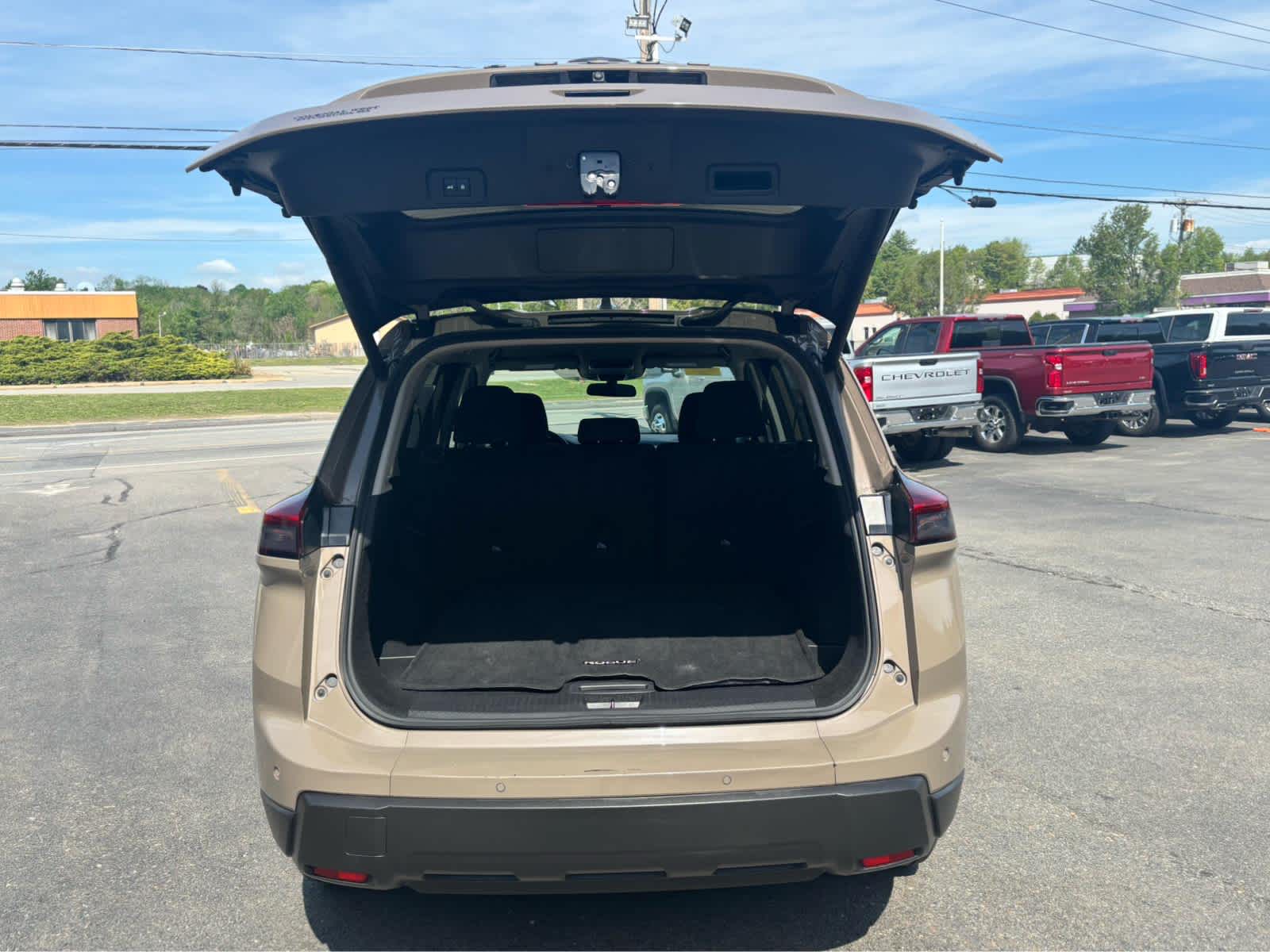 2025 Nissan Rogue SV