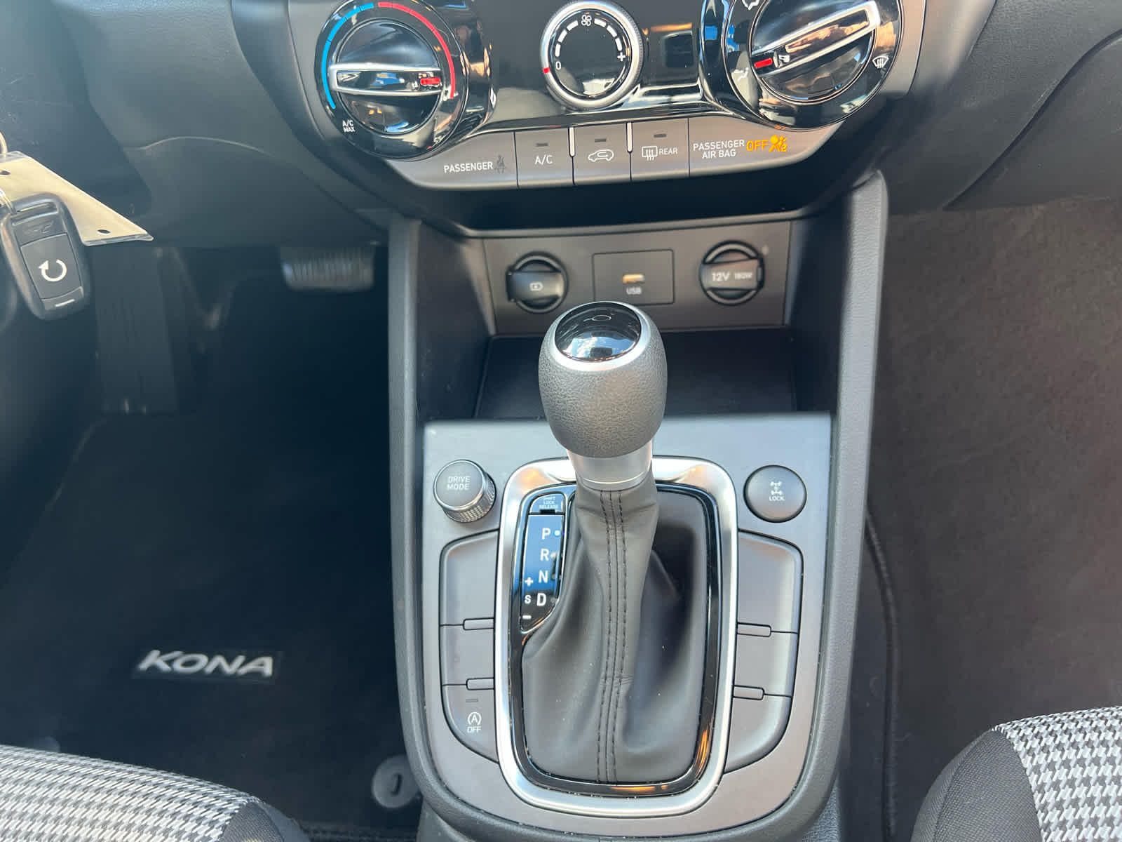 2022 Hyundai Kona SE