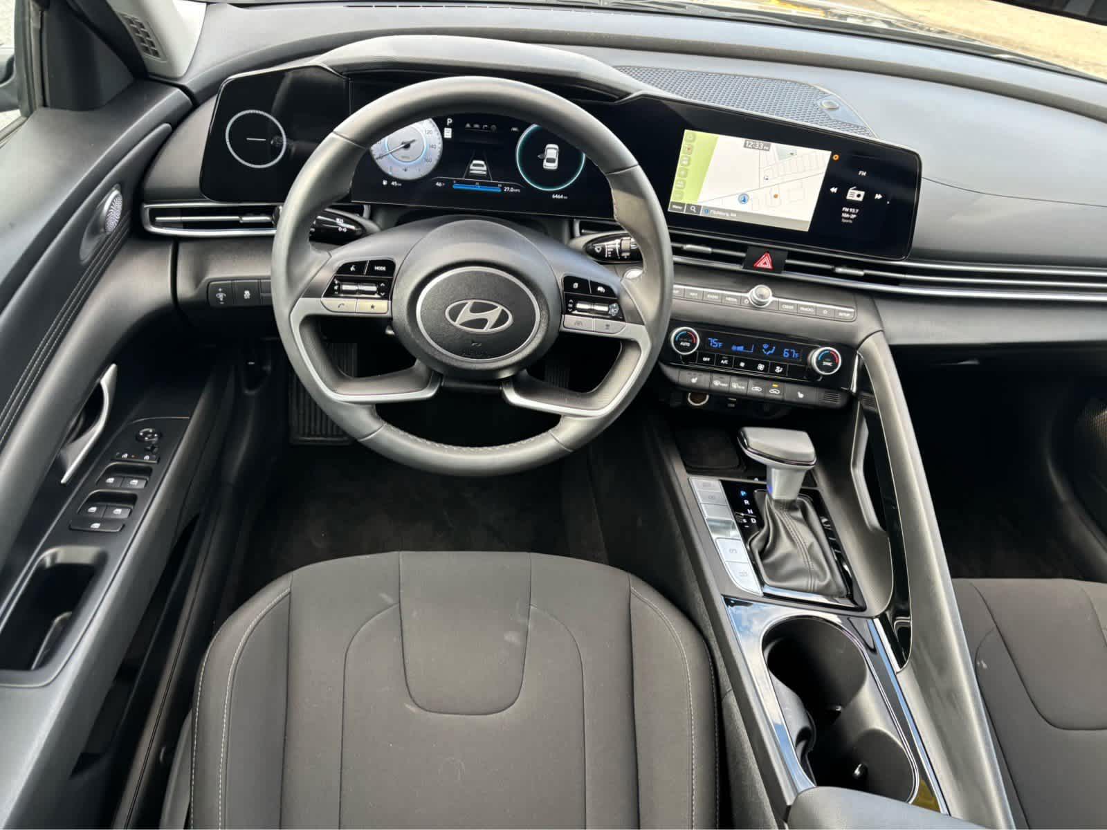 2025 Hyundai Elantra SEL - Photo 29