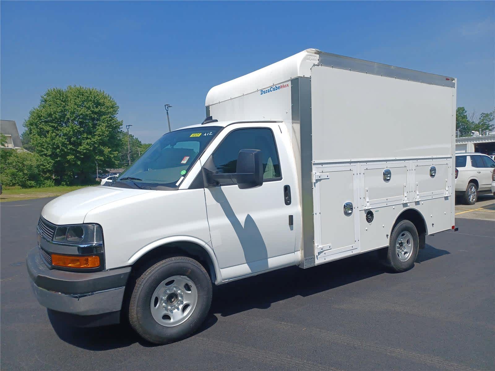 2025 Chevrolet Express Cutaway 3500 1WT