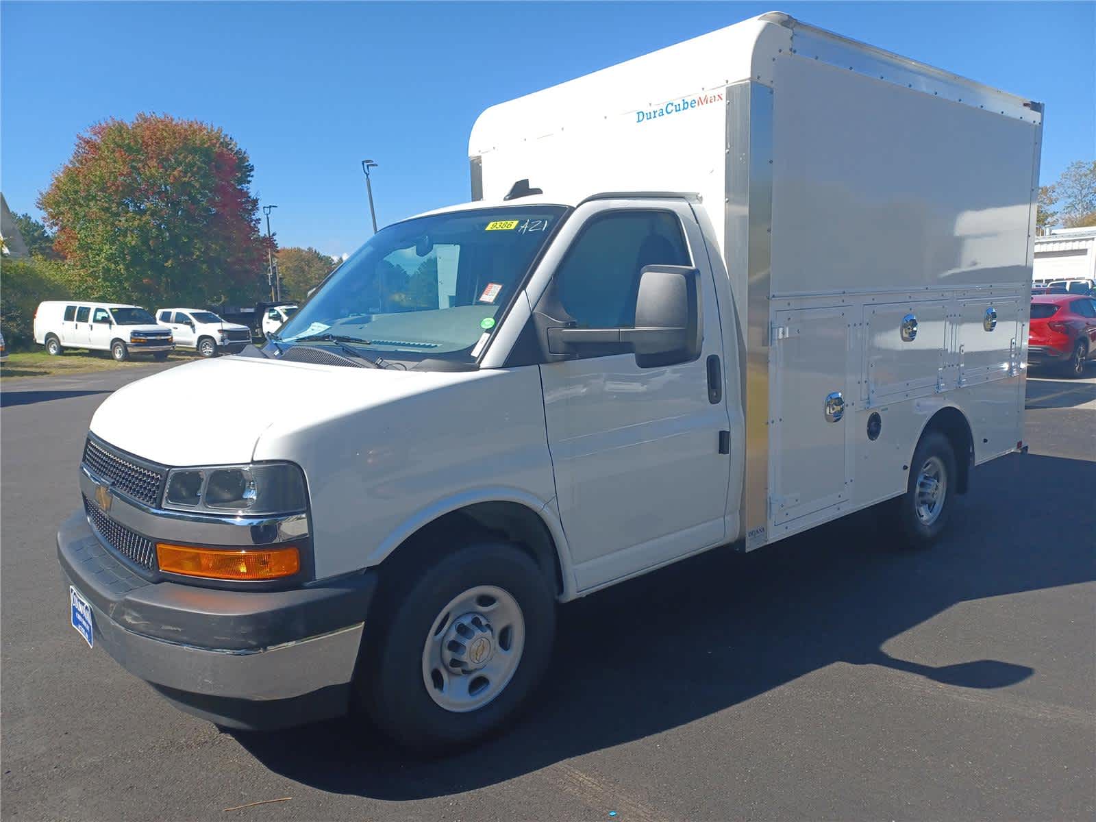 2025 Chevrolet Express Cutaway 3500 1WT