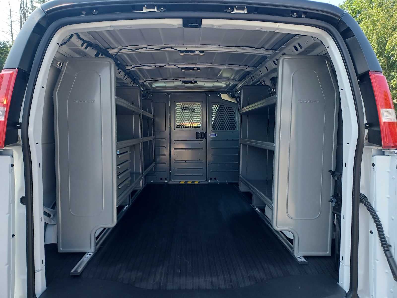 2025 Chevrolet Express Cargo 2500 WT