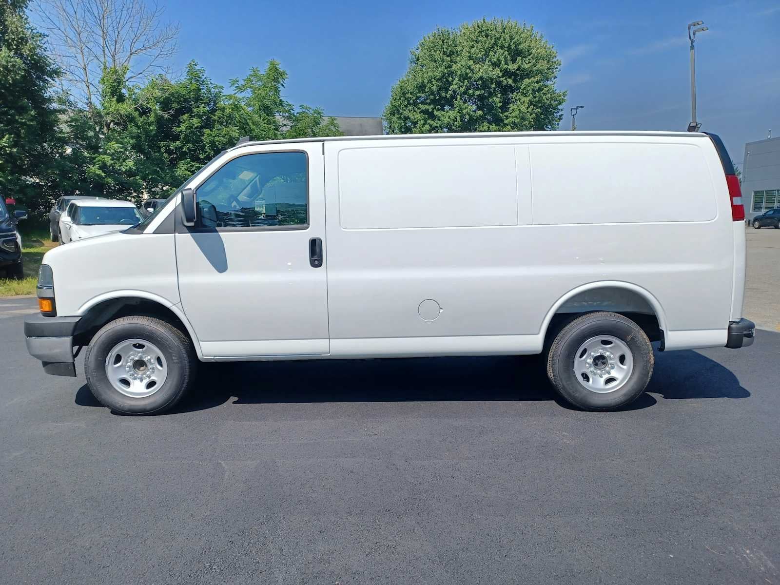 2025 Chevrolet Express Cargo 2500 WT