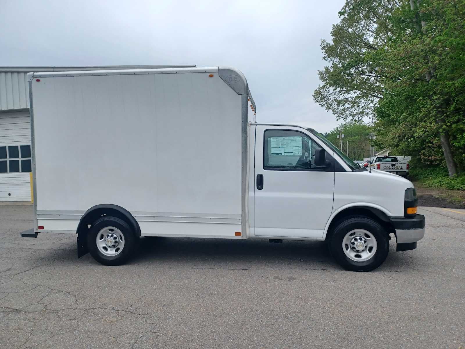2024 Chevrolet Express Cutaway 3500 1WT